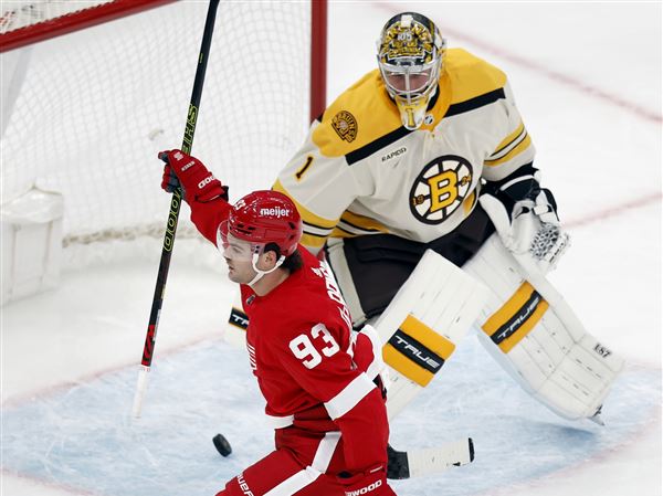 DeBrincat, Red Wings knock off NHL-best Bruins for 2nd time, 5-2