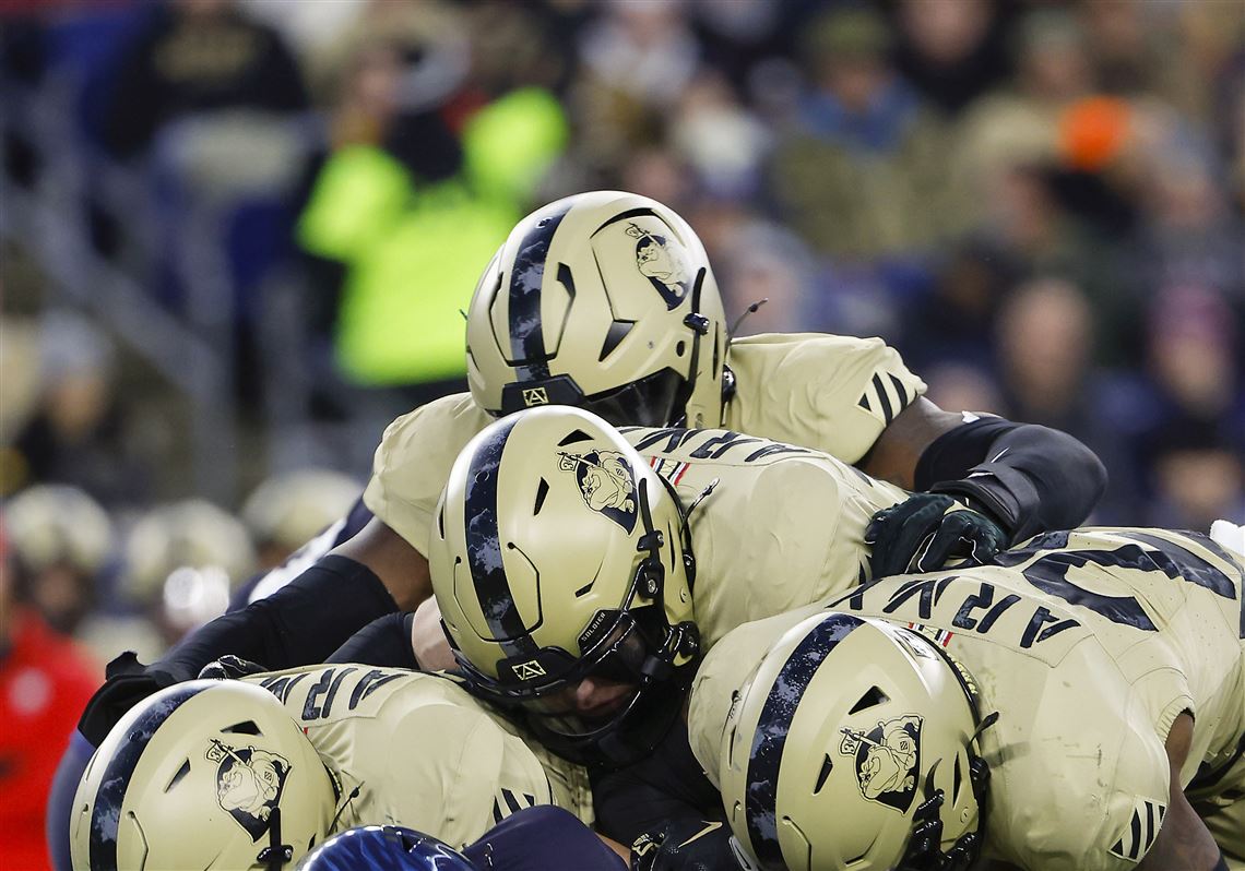 Army beats Navy 17 11 with goal line stand in final seconds The