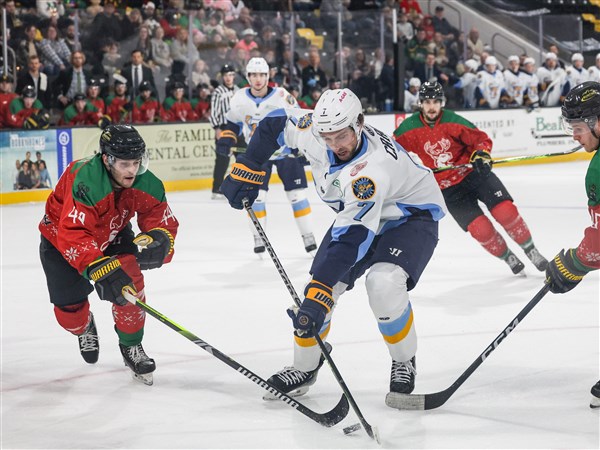 Craggs hat trick, 5-goal run lead Walleye past Iowa | The Blade