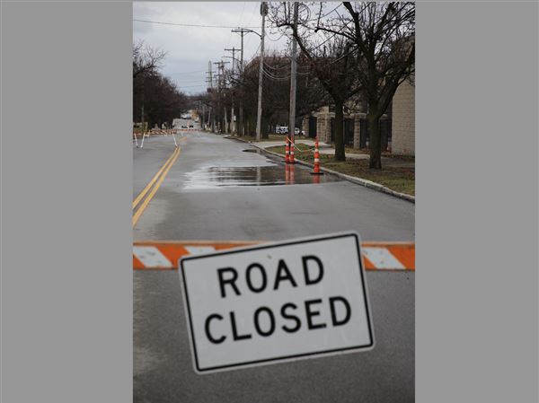 Water main break closes part of Woodruff Avenue