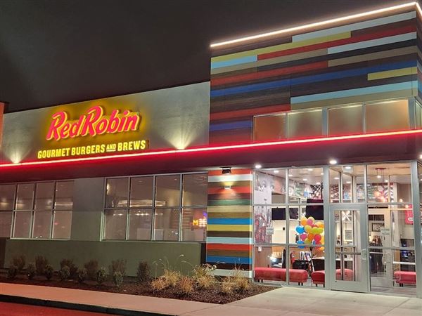 Red Robin opens restaurant in Rossford