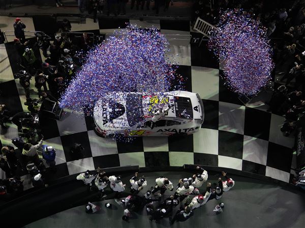 Byron launches Hendrick Motorsports' anniversary season with win in Daytona 500