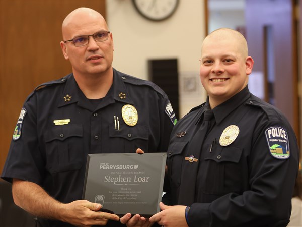 'I like helping people': Loar named Perrysburg police officer of the ...