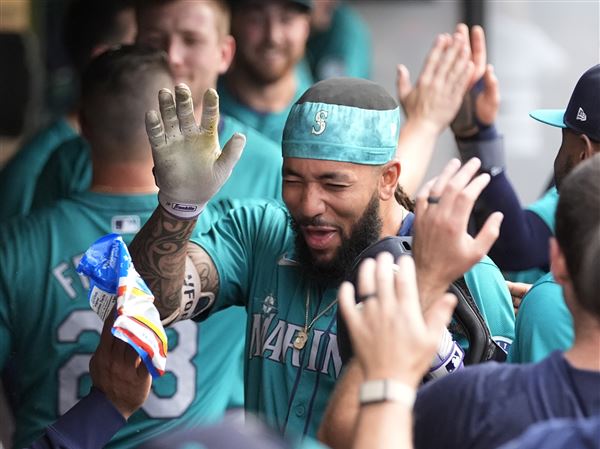 Mariners stay hot with 8-5 win over Guardians, Crawford drives in 3