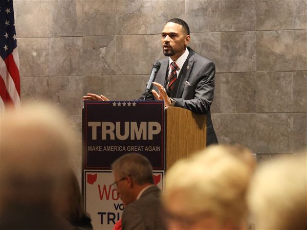 State treasurer supports Trump at GOP Lincoln Day dinner in Toledo