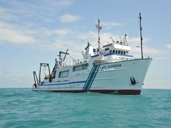 2 Toledo-area educators sampling Lake Erie aboard U.S. EPA's largest vessel