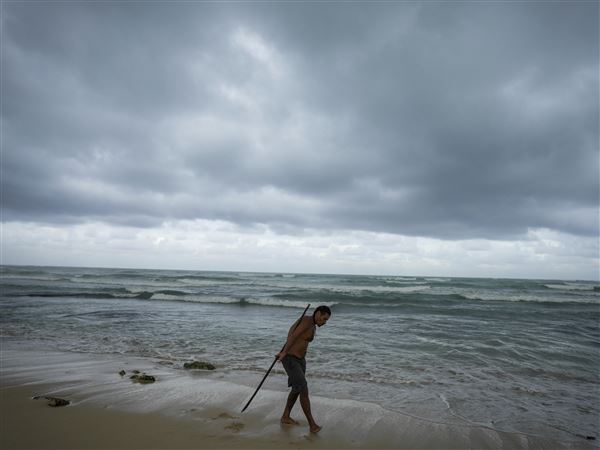 Beryl may strengthen on approach to Texas