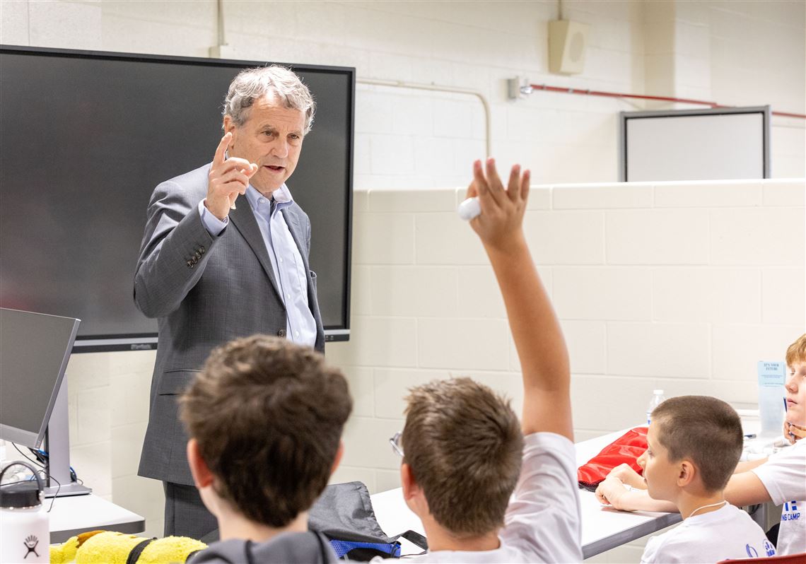 Future manufacturers and marshmallows: Sherrod Brown visits engineering camp  for kids | The Blade