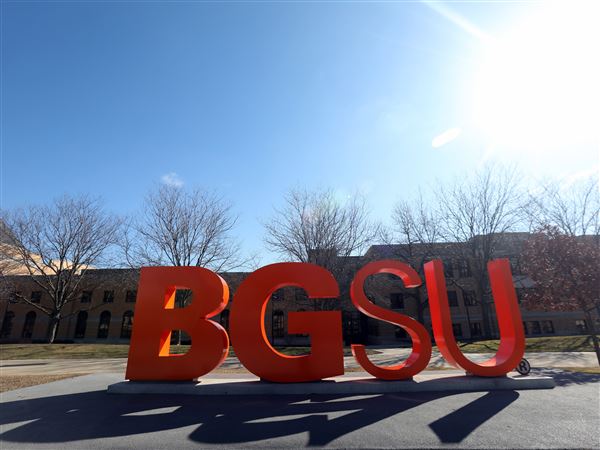 BGSU celebrates 901 graduates during summer commencement