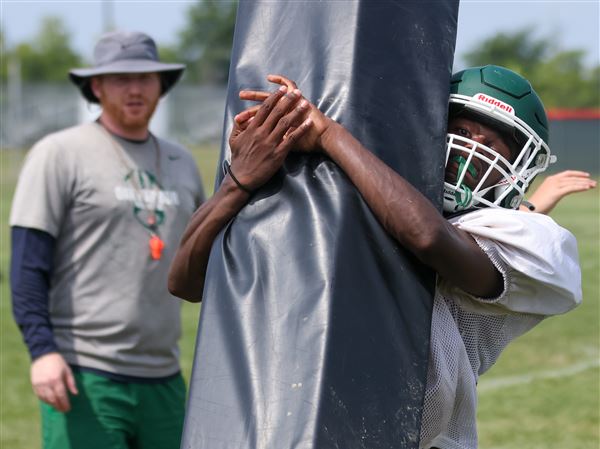 Simple philosophy yielding big results for Oak Harbor defense