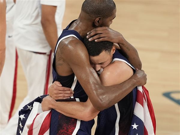 Curry's late barrage seals Olympic men's basketball title, as U.S. beats France